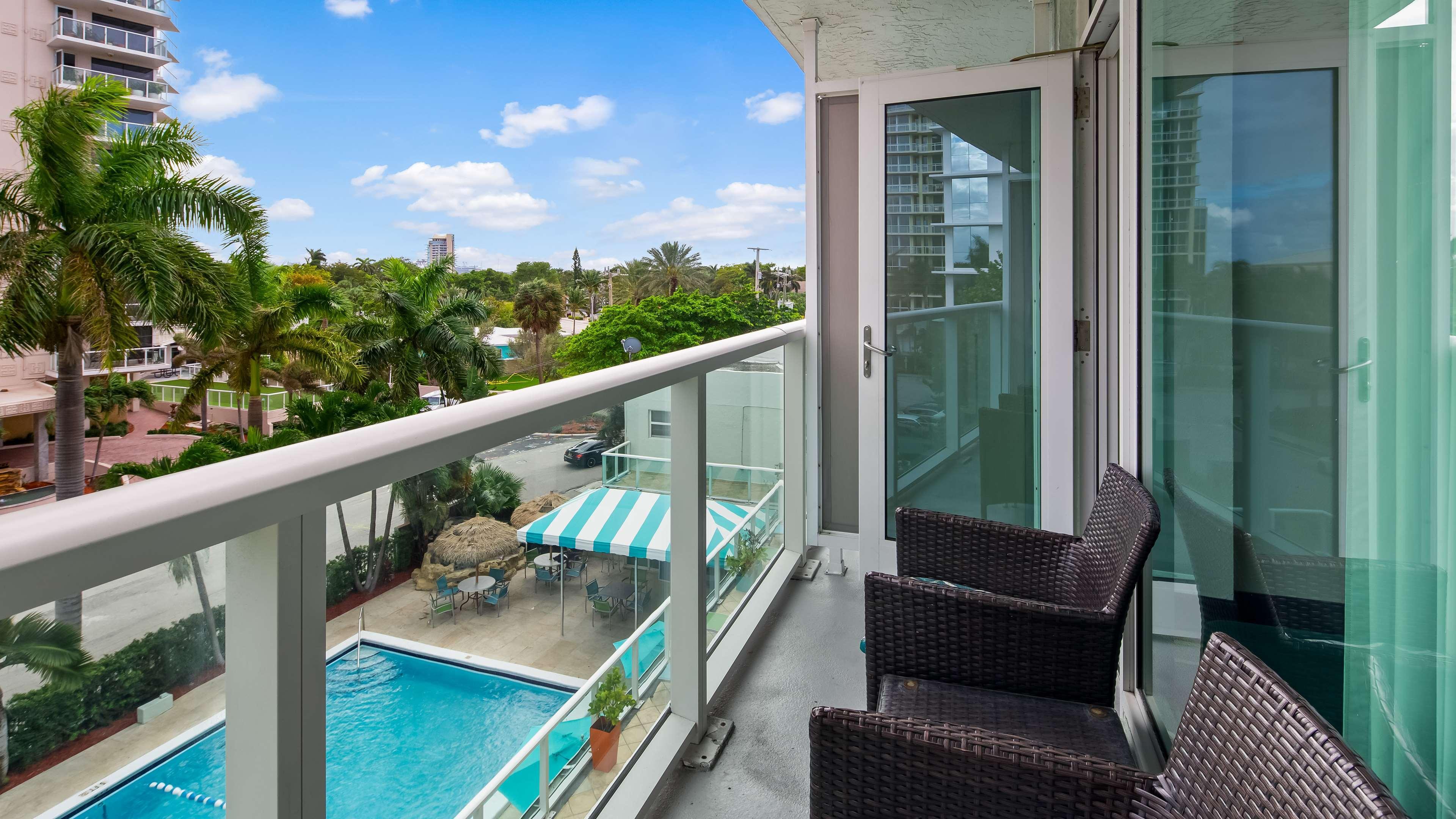 Best Western Plus Oceanside Inn Fort Lauderdale Exterior photo
