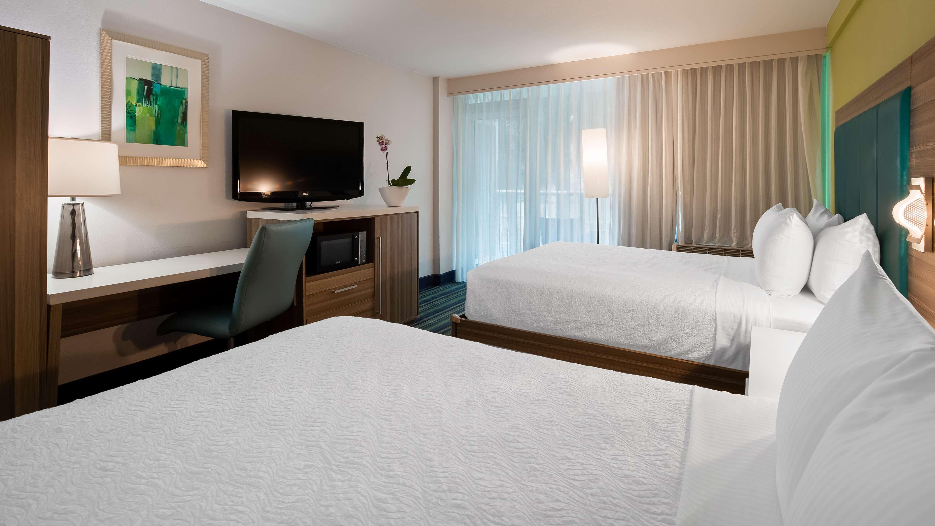 Best Western Plus Oceanside Inn Fort Lauderdale Exterior photo