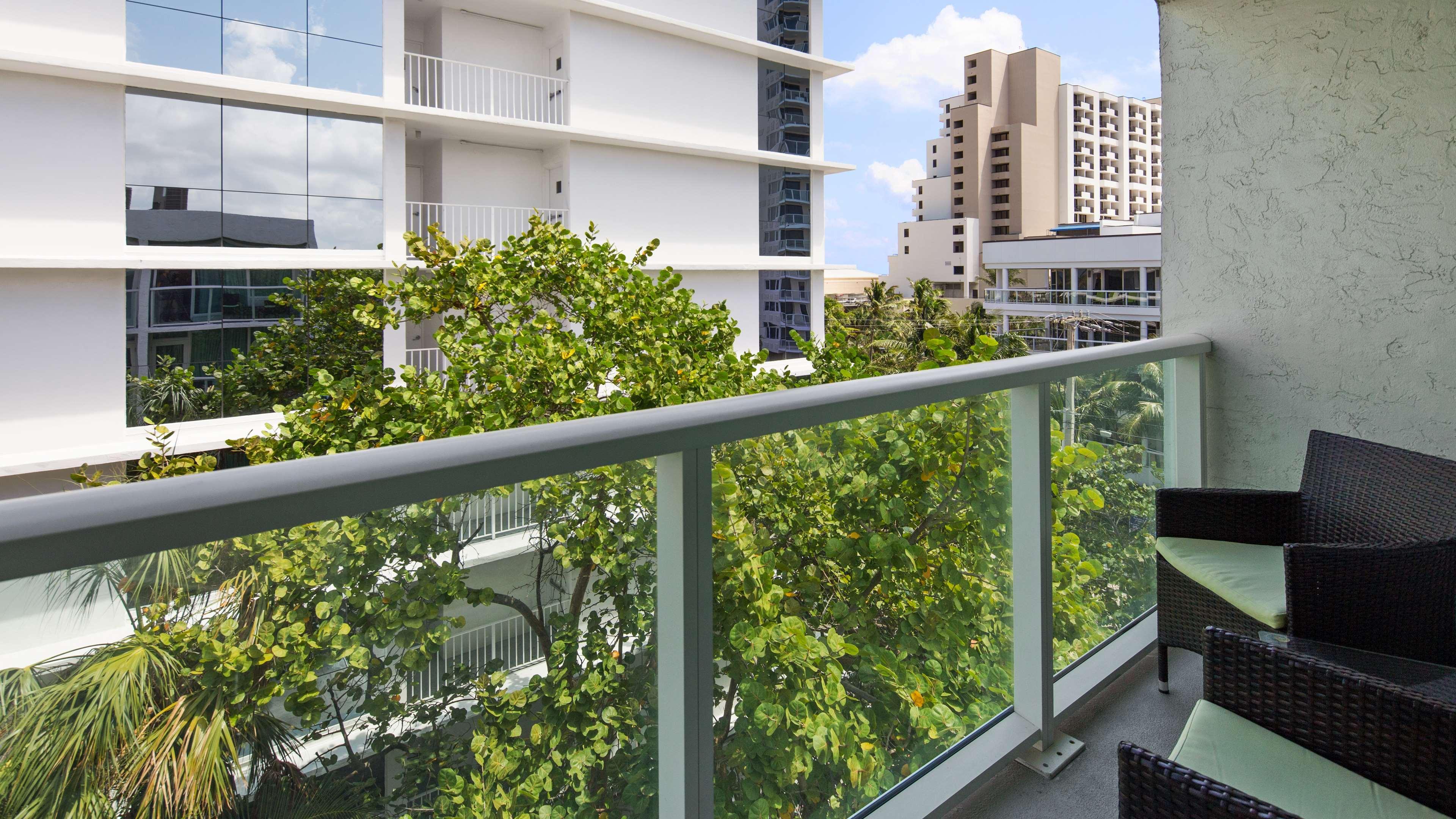 Best Western Plus Oceanside Inn Fort Lauderdale Exterior photo